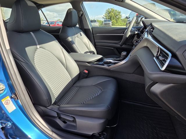 Used 2018 Toyota Camry SE w/ Moonroof Package FWD image 15