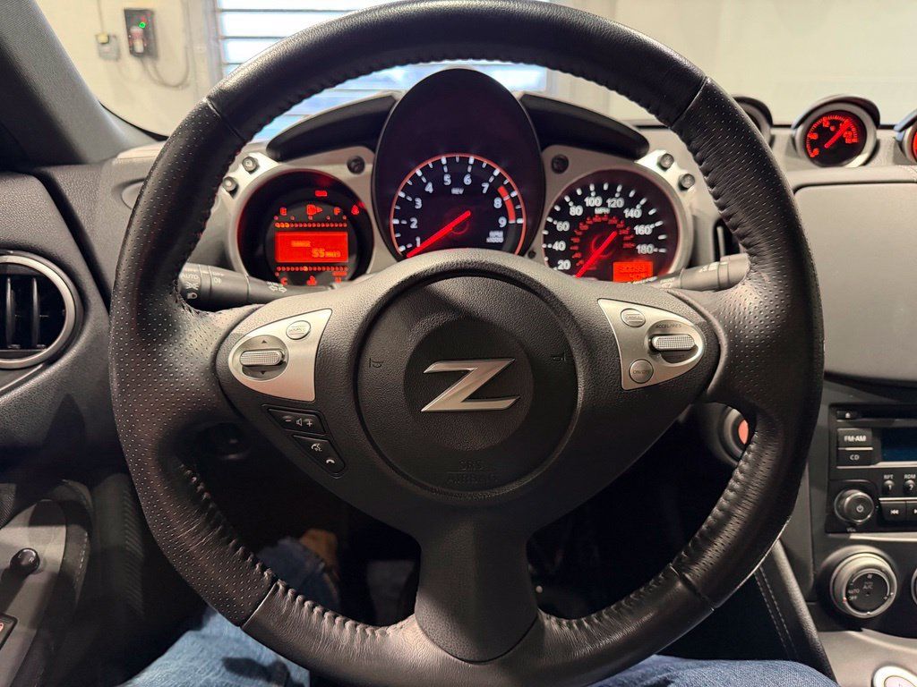 Used 2019 Nissan 370Z Coupe RWD image 13
