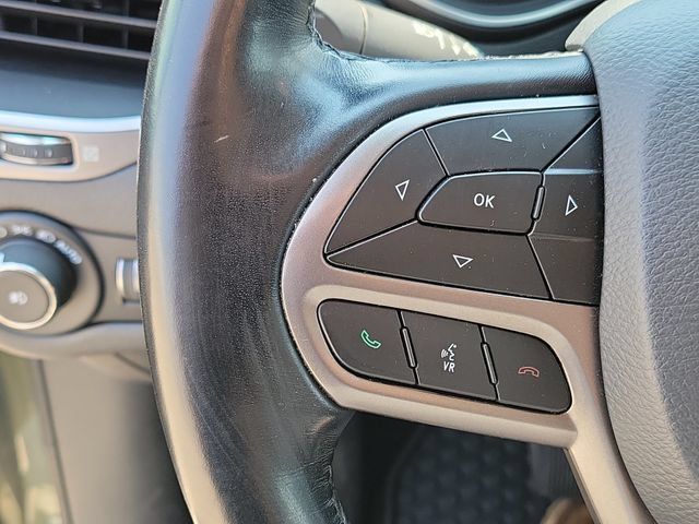 Used 2021 Jeep Cherokee Latitude Lux w/ Comfort/Convenience Group AWD/4WD image 13