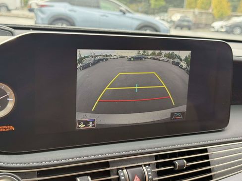 Used 2022 Lexus LS 500 AWD w/ Accessory Package (Z1) image 11