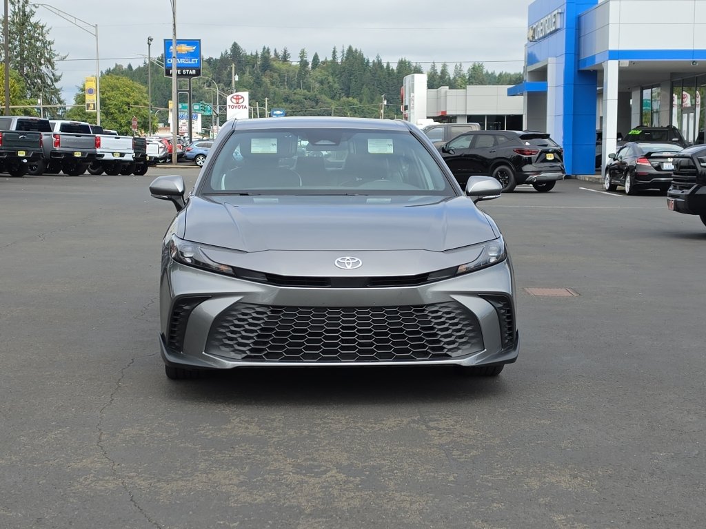 Used 2025 Toyota Camry SE FWD image 3