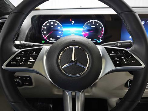 Certified 2026 Mercedes-Benz GLB 250 4MATIC image 27