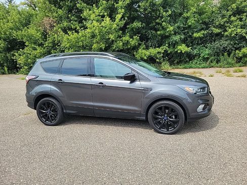 Used 2018 Ford Escape SEL w/ Ford Safe & Smart Package FWD image 9