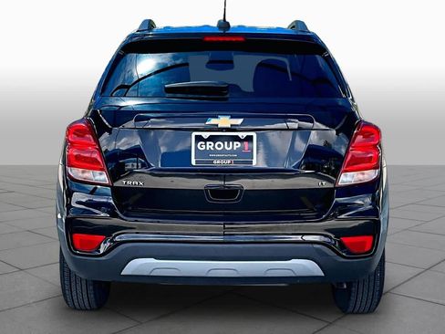 Used 2020 Chevrolet Trax LT w/ LT Convenience Package FWD image 5