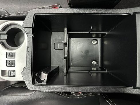 Used 2016 Toyota 4Runner SR5 Premium image 21