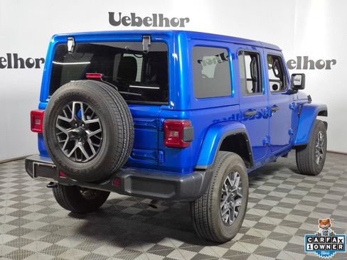 Used 2025 Jeep Wrangler Unlimited Sahara AWD/4WD image 7