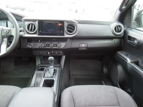 Used 2019 Toyota Tacoma TRD Sport RWD image 14