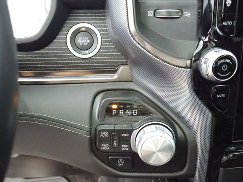 Certified 2020 RAM 1500 Limited w/ Black Appearance Package AWD/4WD image 29