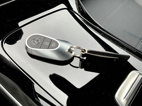 Certified 2025 Mercedes-Benz C 300 4MATIC Sedan image 10