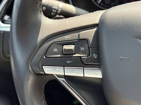 Used 2025 Cadillac XT6 Luxury AWD/4WD image 19