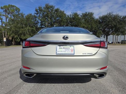 New 2025 Lexus ES 350 Ultra Luxury image 4