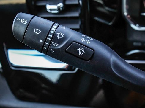 Used 2025 GMC Sierra 1500 Elevation image 25