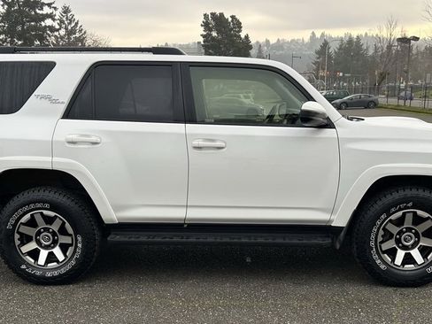 Certified 2024 Toyota 4Runner TRD Off-Road image 4