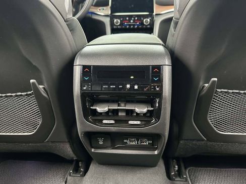 New 2025 Jeep Grand Cherokee Summit image 20