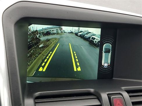 Used 2016 Volvo XC60 T5 Premier w/ Proximity Package image 27