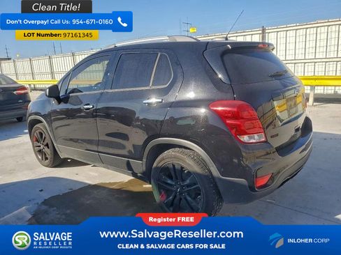 Used 2019 Chevrolet Trax LT w/ Redline Edition FWD image 3