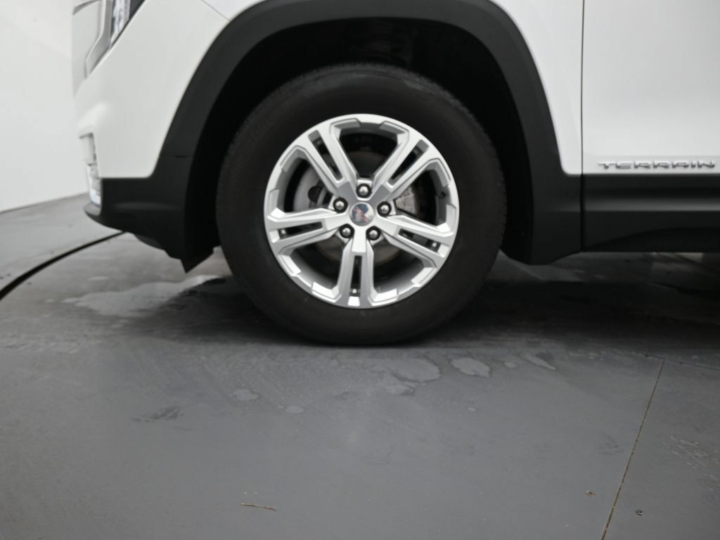 Used 2024 GMC Terrain SLE AWD/4WD image 10