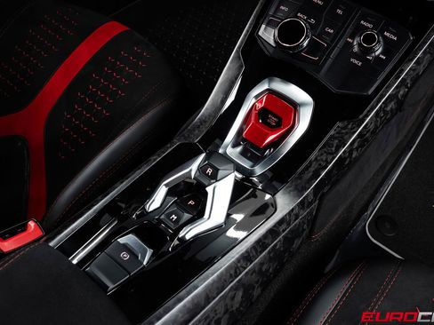 Used 2018 Lamborghini Huracan image 34