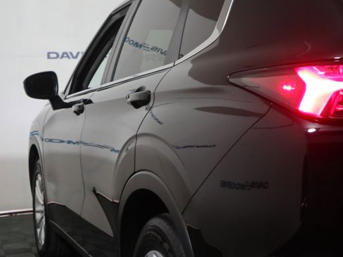 Used 2025 Mitsubishi Outlander ES image 10