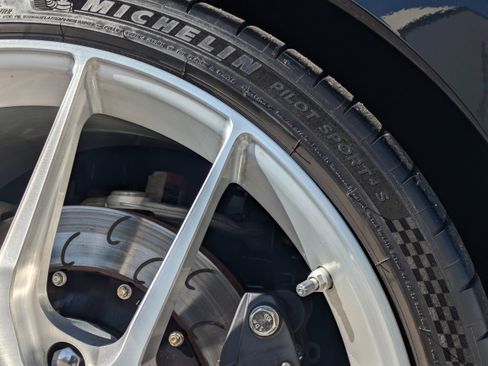 Used 2021 Chevrolet Corvette Stingray Premium Cpe w/ Z51 Performance Package image 15