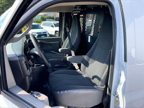 Used 2025 GMC Savana 2500 w/ Driver Convenience Package RWD image 10