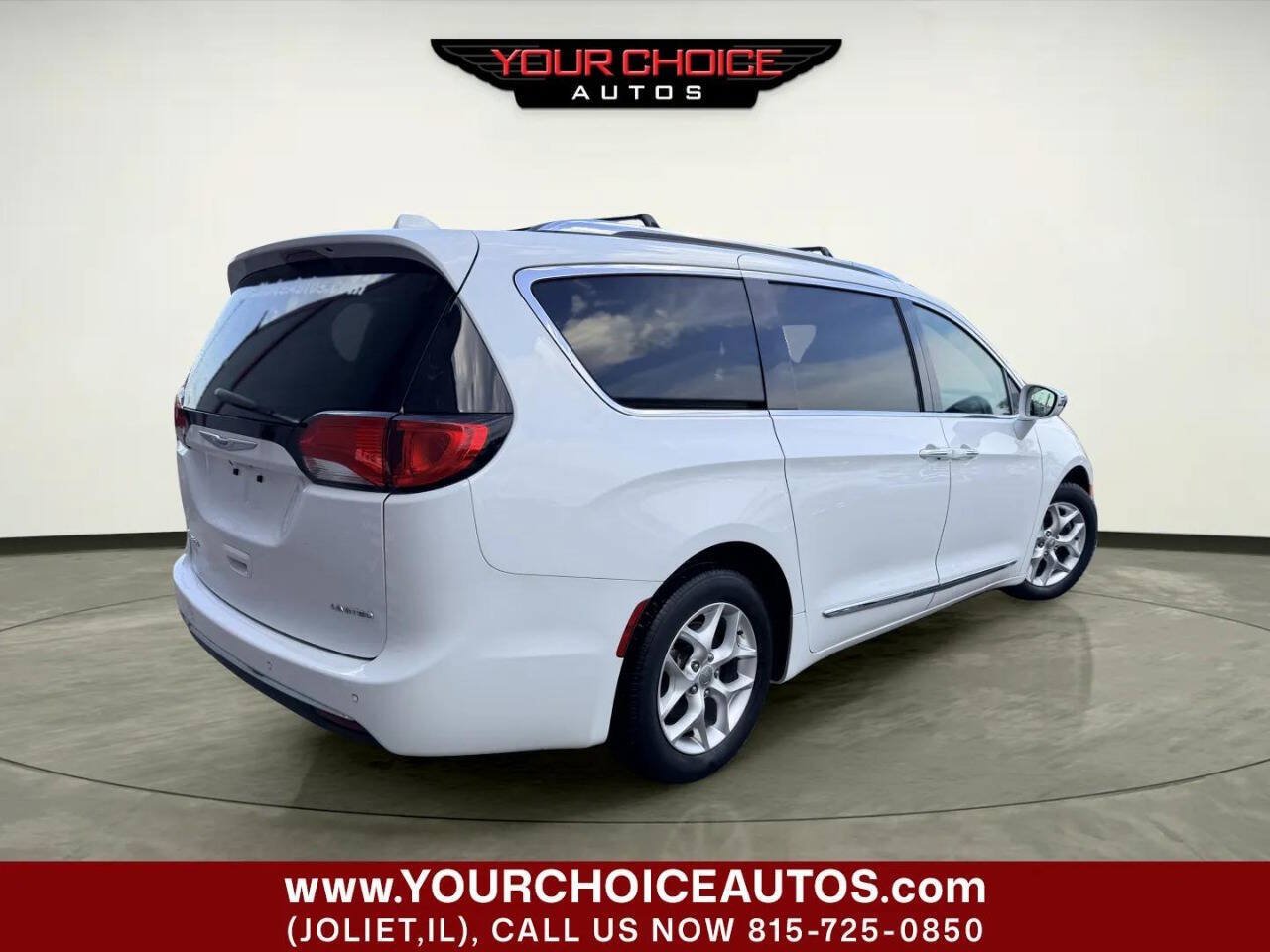 Used 2020 Chrysler Pacifica Limited FWD image 10