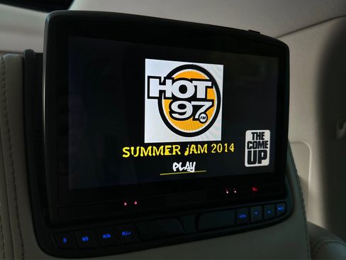 Used 2017 Land Rover Range Rover Long Wheelbase Supercharged image 18