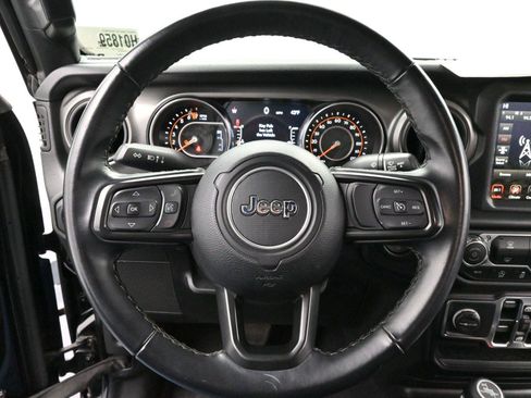 Used 2021 Jeep Gladiator Willys image 15