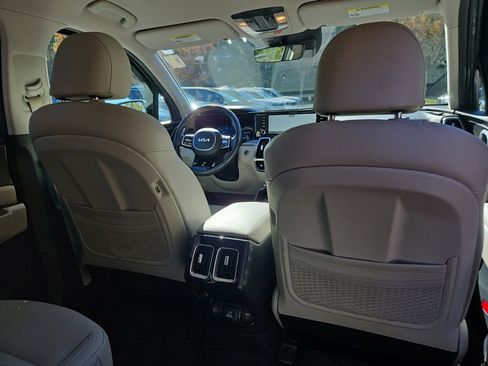 Used 2024 Kia Sorento SX Prestige image 18