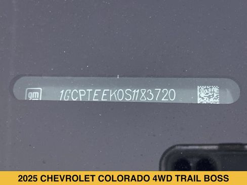Certified 2025 Chevrolet Colorado Trail Boss AWD/4WD image 16