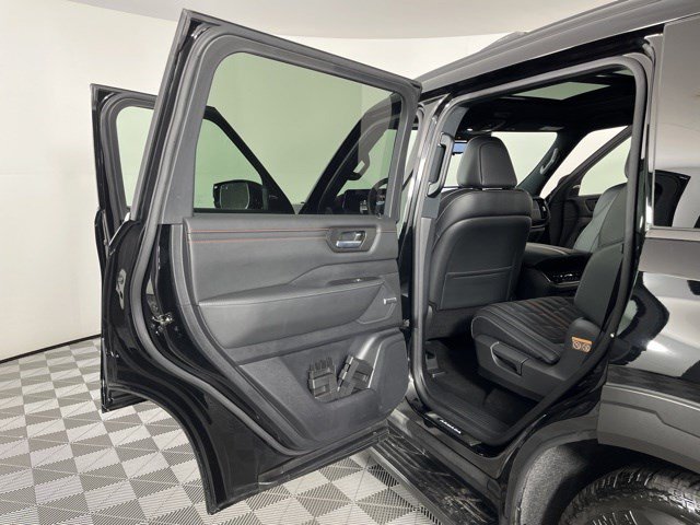 Used 2026 Nissan Armada PRO-4X AWD/4WD image 38