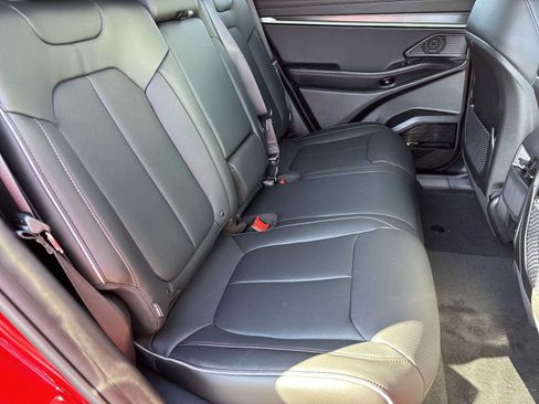 Used 2025 Jeep Wagoneer S Limited AWD/4WD image 17
