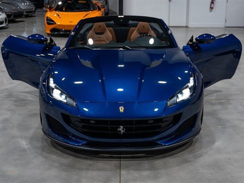 Used 2020 Ferrari Portofino RWD image 37