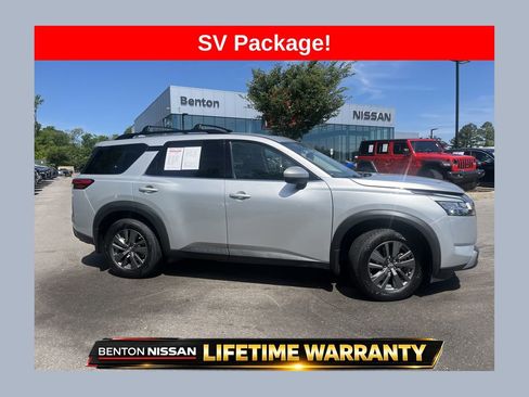 Used 2022 Nissan Pathfinder SV w/ SV Premium Package FWD image 1