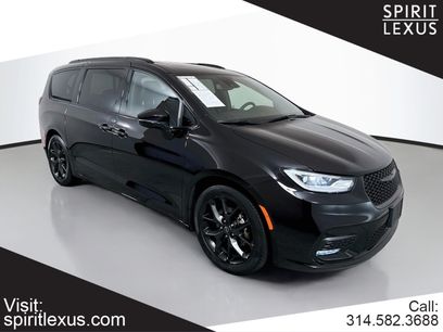 Used 2026 Chrysler Pacifica Limited w/ S Appearance Package