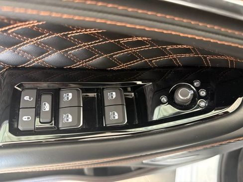 Used 2025 Jeep Grand Cherokee L Summit AWD/4WD image 20