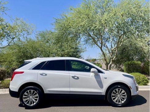 Used 2018 Cadillac XT5 Luxury w/ Driver Awareness Package image 2