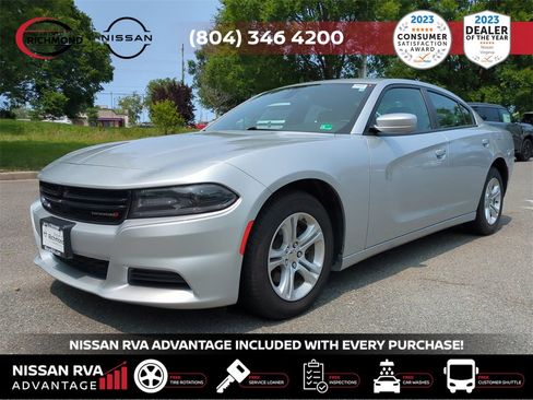 Used 2021 Dodge Charger SXT w/ Leather Interior Group image 2