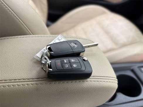 Used 2019 Buick Cascada Premium image 26