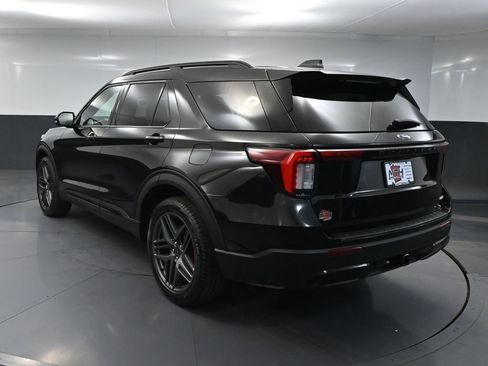 Used 2025 Ford Explorer ST-Line w/ ST-Line Street Pack AWD/4WD image 6