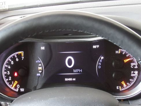 Used 2021 Jeep Grand Cherokee Laredo X AWD/4WD image 20