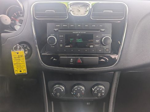 Used 2014 Chrysler 200 Touring image 13