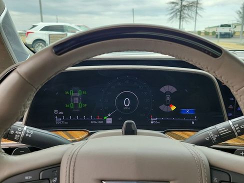 Used 2023 Cadillac Escalade Sport Platinum w/ LPO, ONYX Package image 19