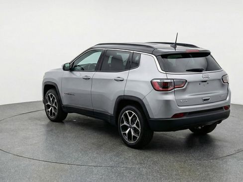 Used 2025 Jeep Compass Limited image 6