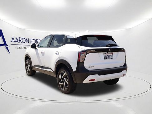 Used 2025 Nissan Kicks SV FWD image 7