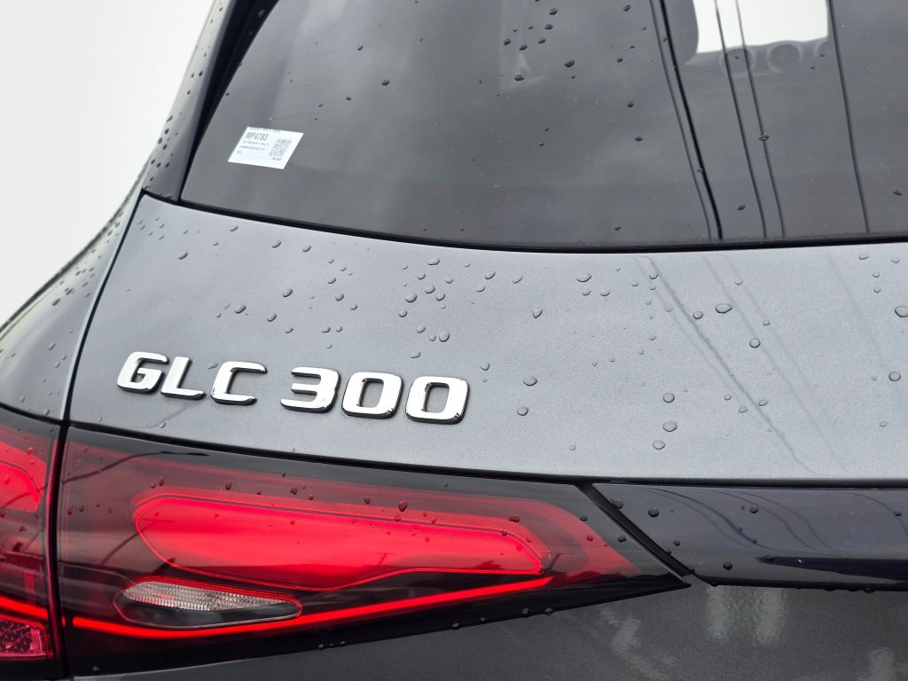 Used 2023 Mercedes-Benz GLC 300 4MATIC w/ Exclusive Trim Package image 33