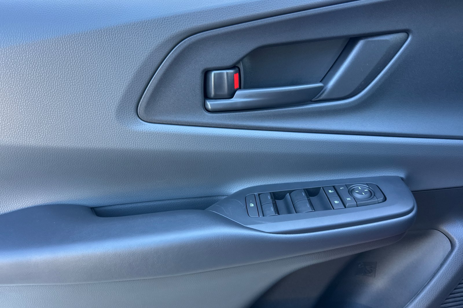 New 2027 Toyota Prius LE FWD image 10