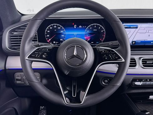 New 2026 Mercedes-Benz GLS 450 4MATIC image 18