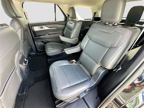 Used 2025 Ford Explorer Active w/ Active Comfort Package image 23