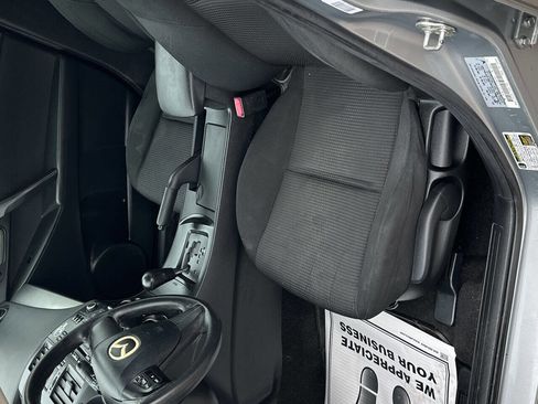 Used 2012 MAZDA MAZDA3 i Sport image 3